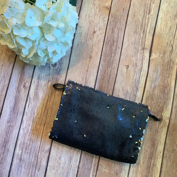 ipsy Handbags - Color Changing Sequin Bag